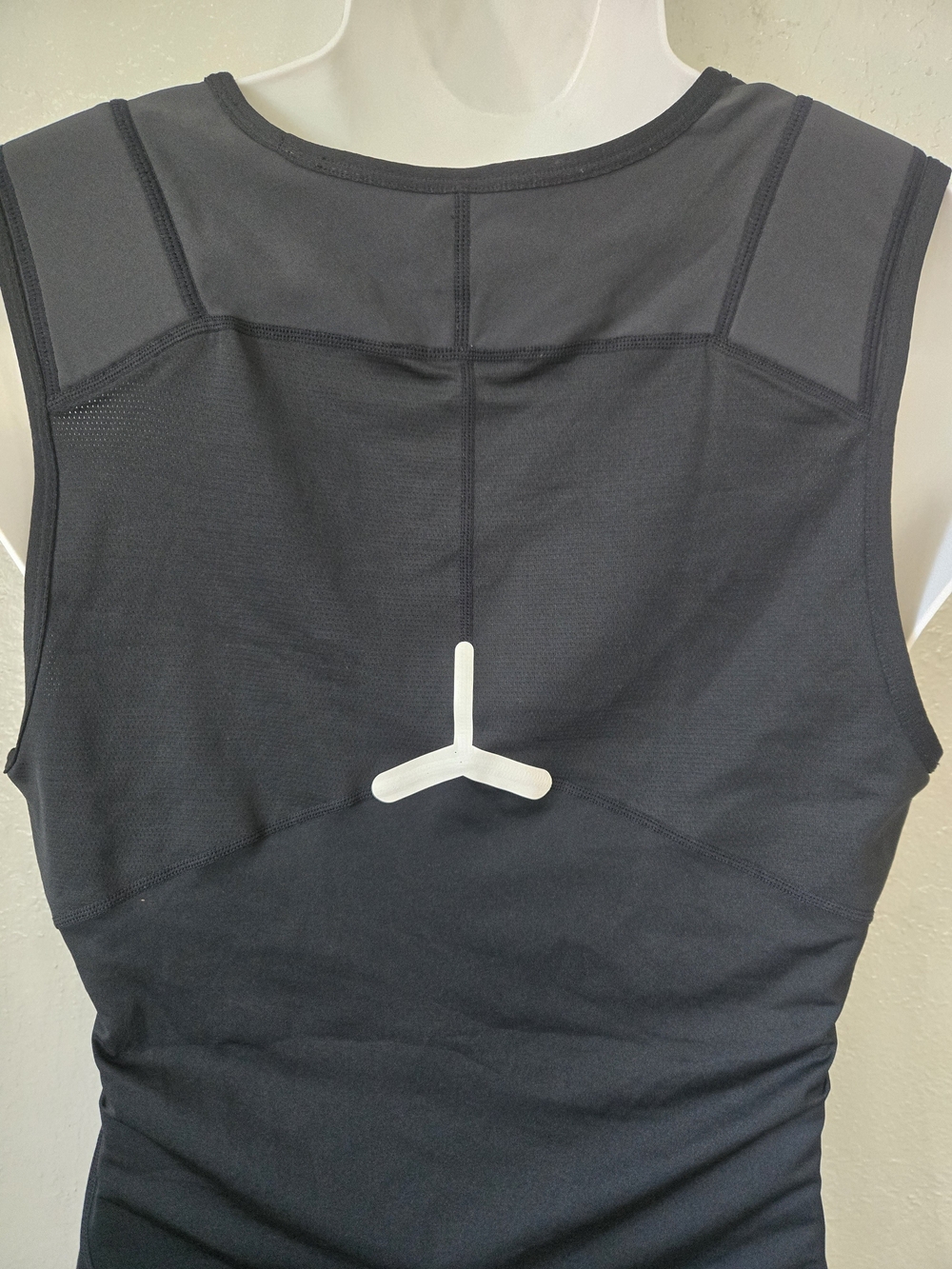 Nike Vapor Speed Black Athletic Sleeveless Top with White Swoosh - Picture 5 of 9